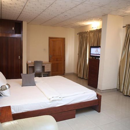 The Habitat Suites International Lagos Eksteriør bilde
