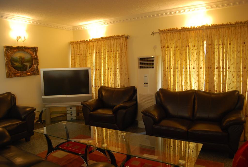 The Habitat Suites International Lagos Eksteriør bilde