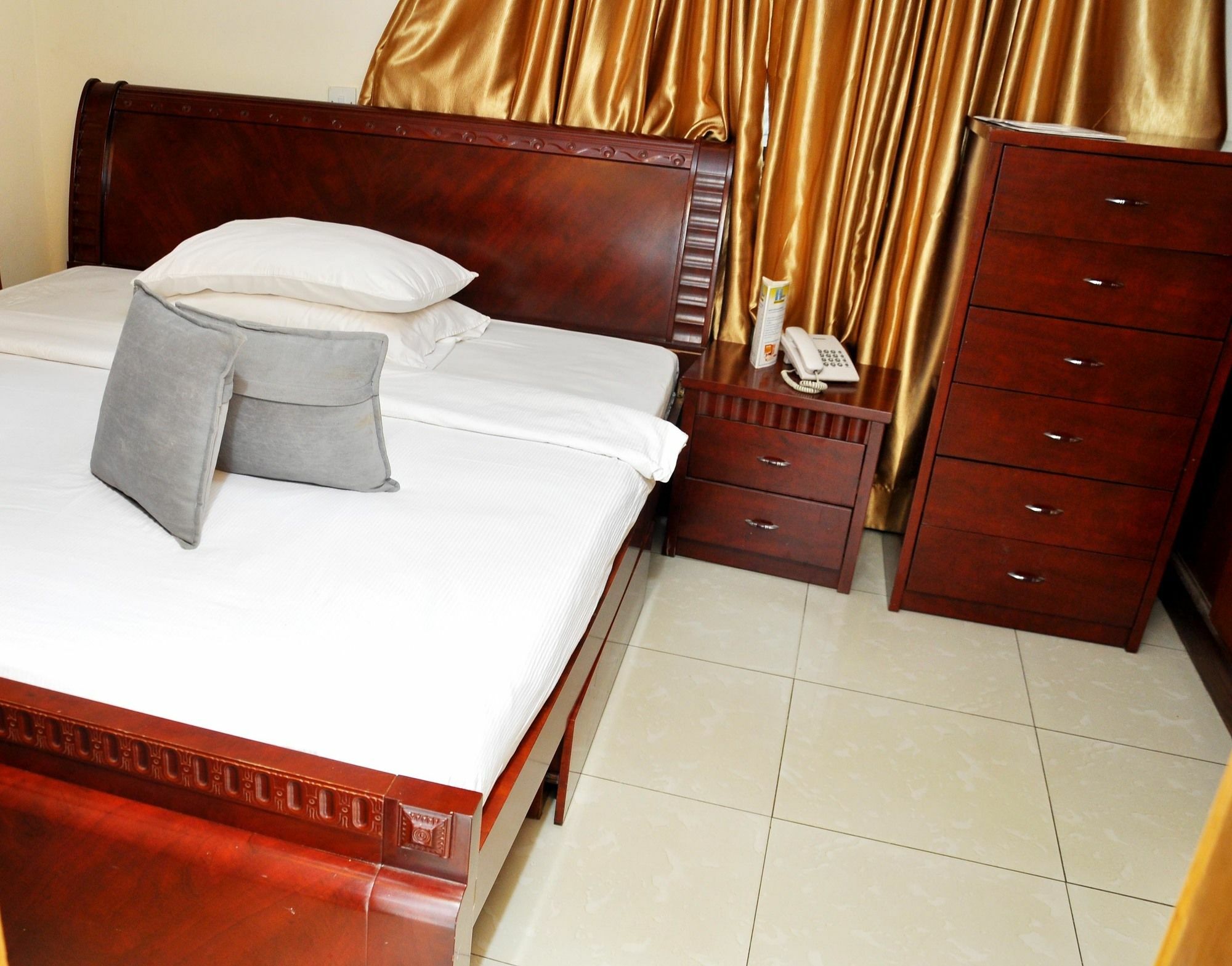 The Habitat Suites International Lagos Eksteriør bilde