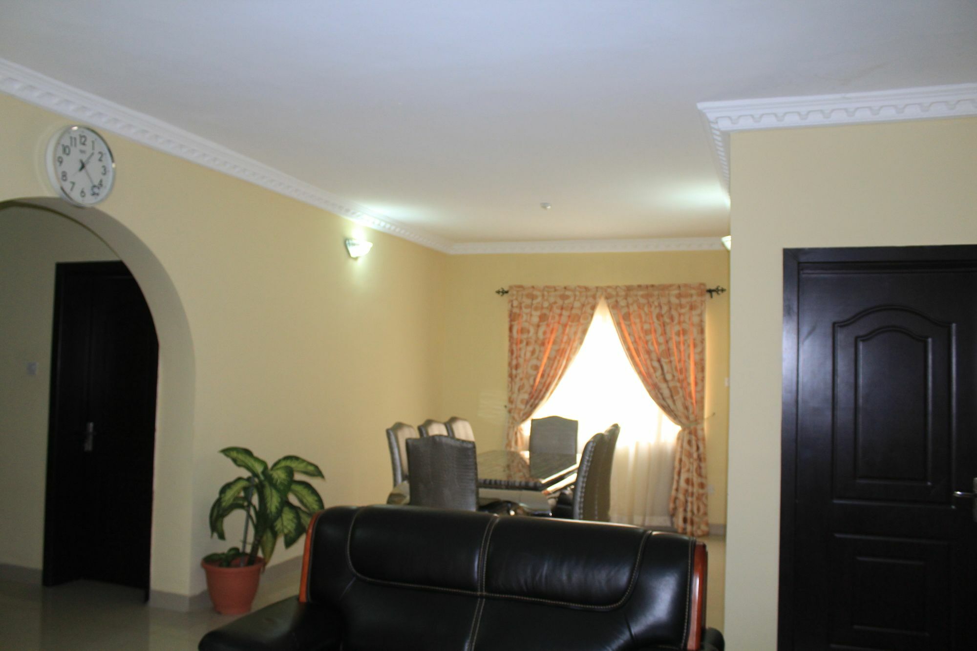 The Habitat Suites International Lagos Eksteriør bilde