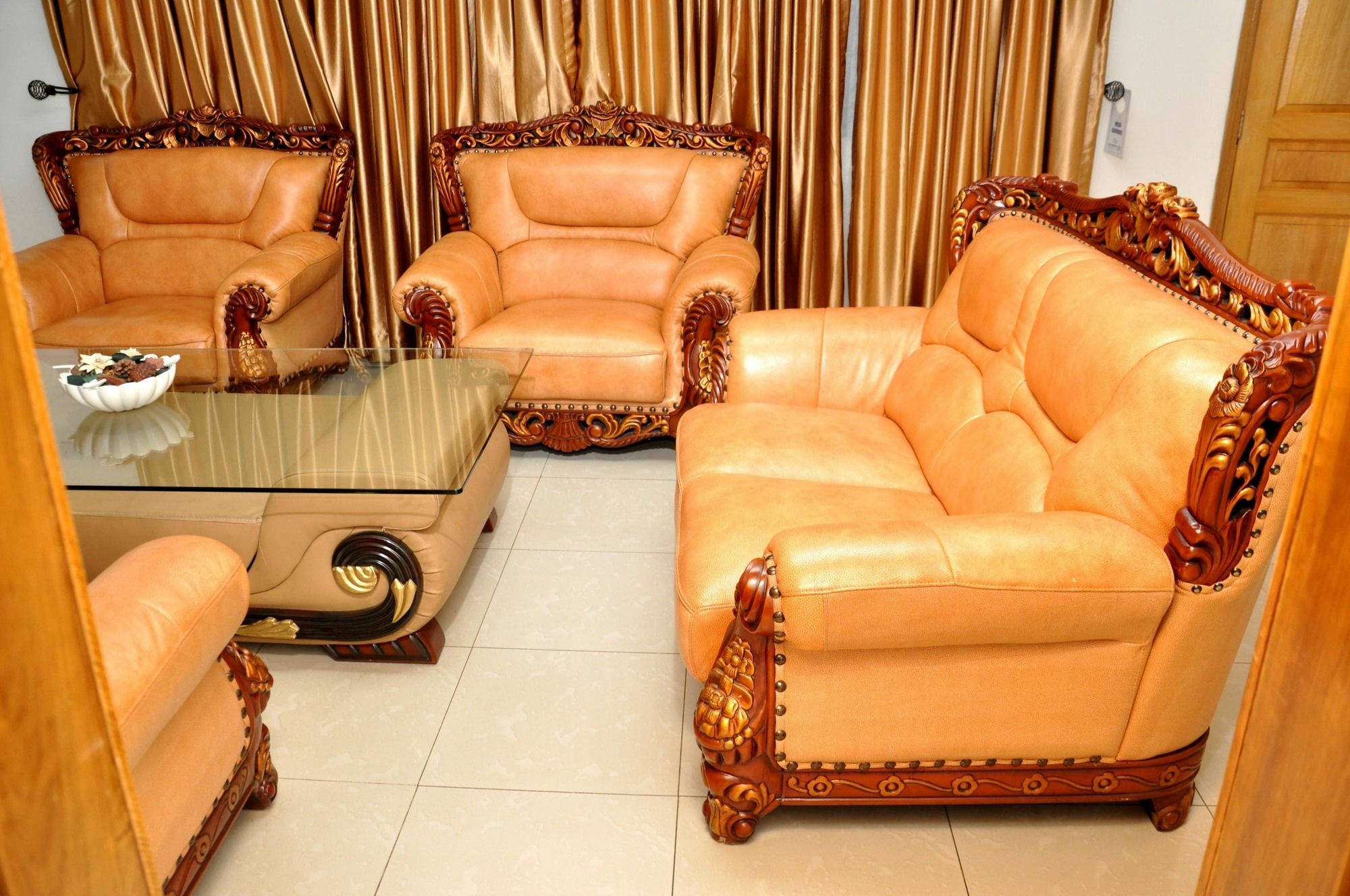 The Habitat Suites International Lagos Eksteriør bilde