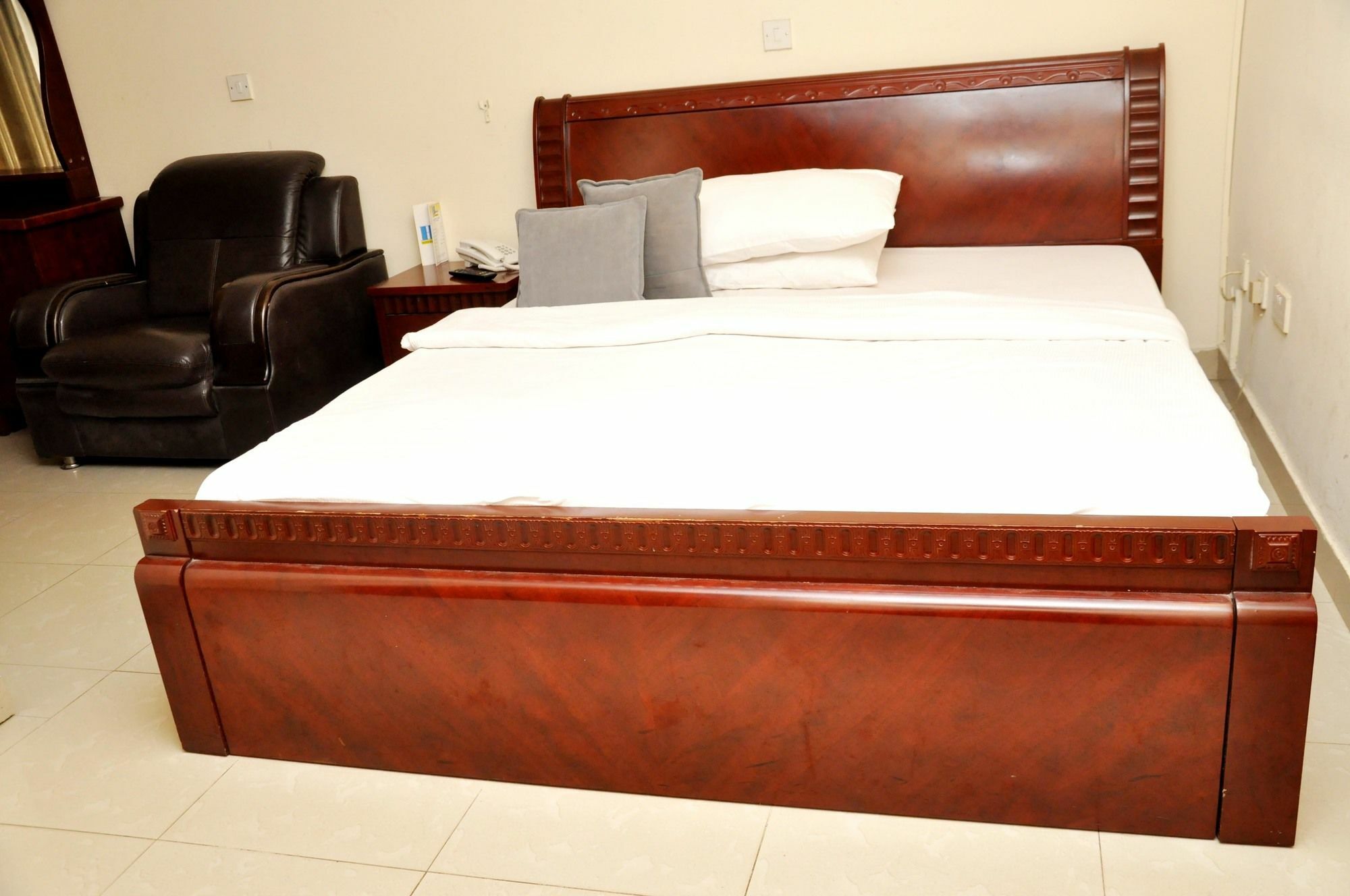 The Habitat Suites International Lagos Eksteriør bilde