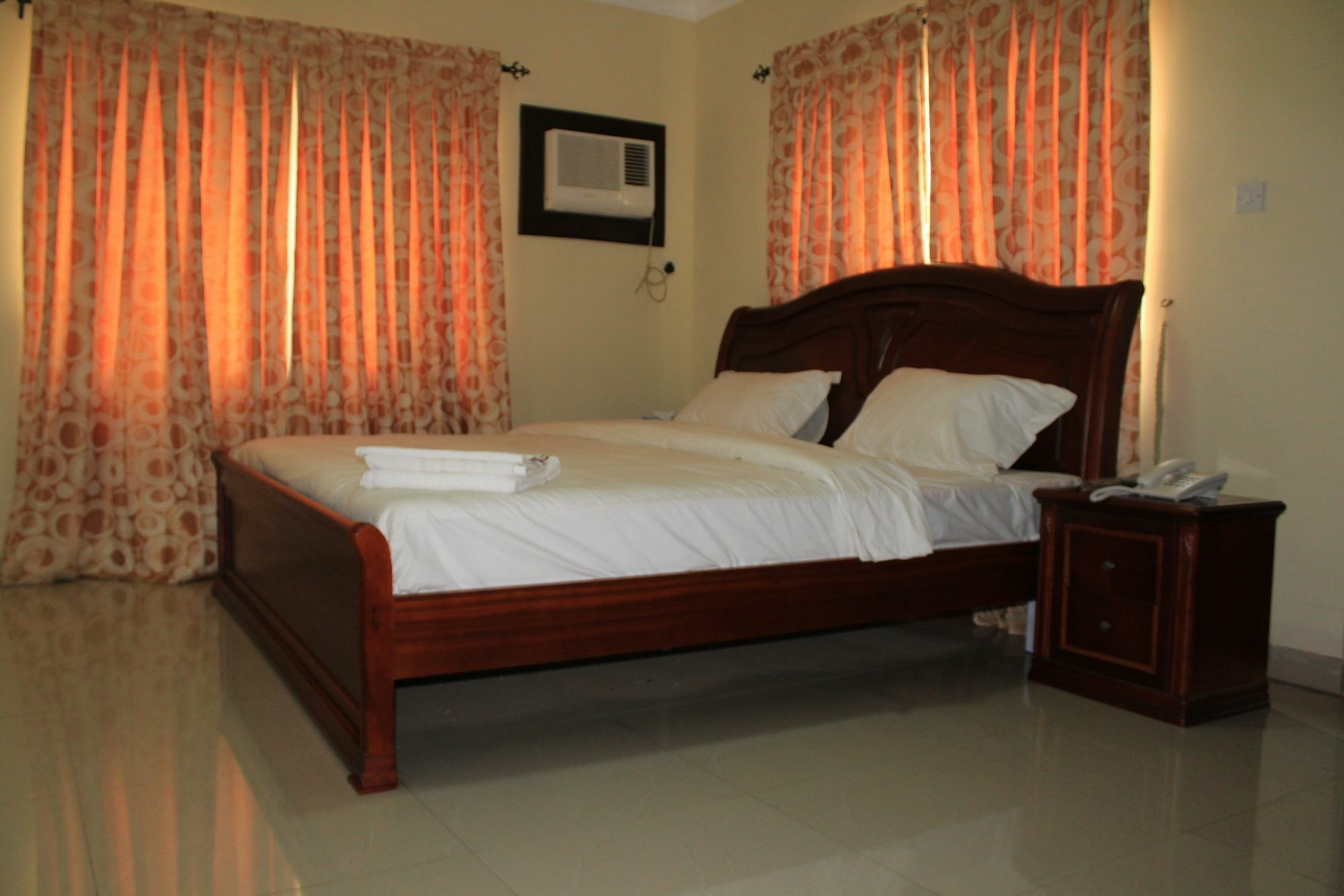 The Habitat Suites International Lagos Eksteriør bilde
